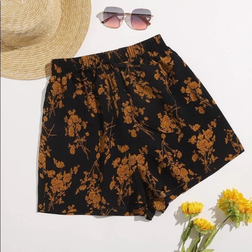 SHEIN Tie Front Floral Shorts NWOT